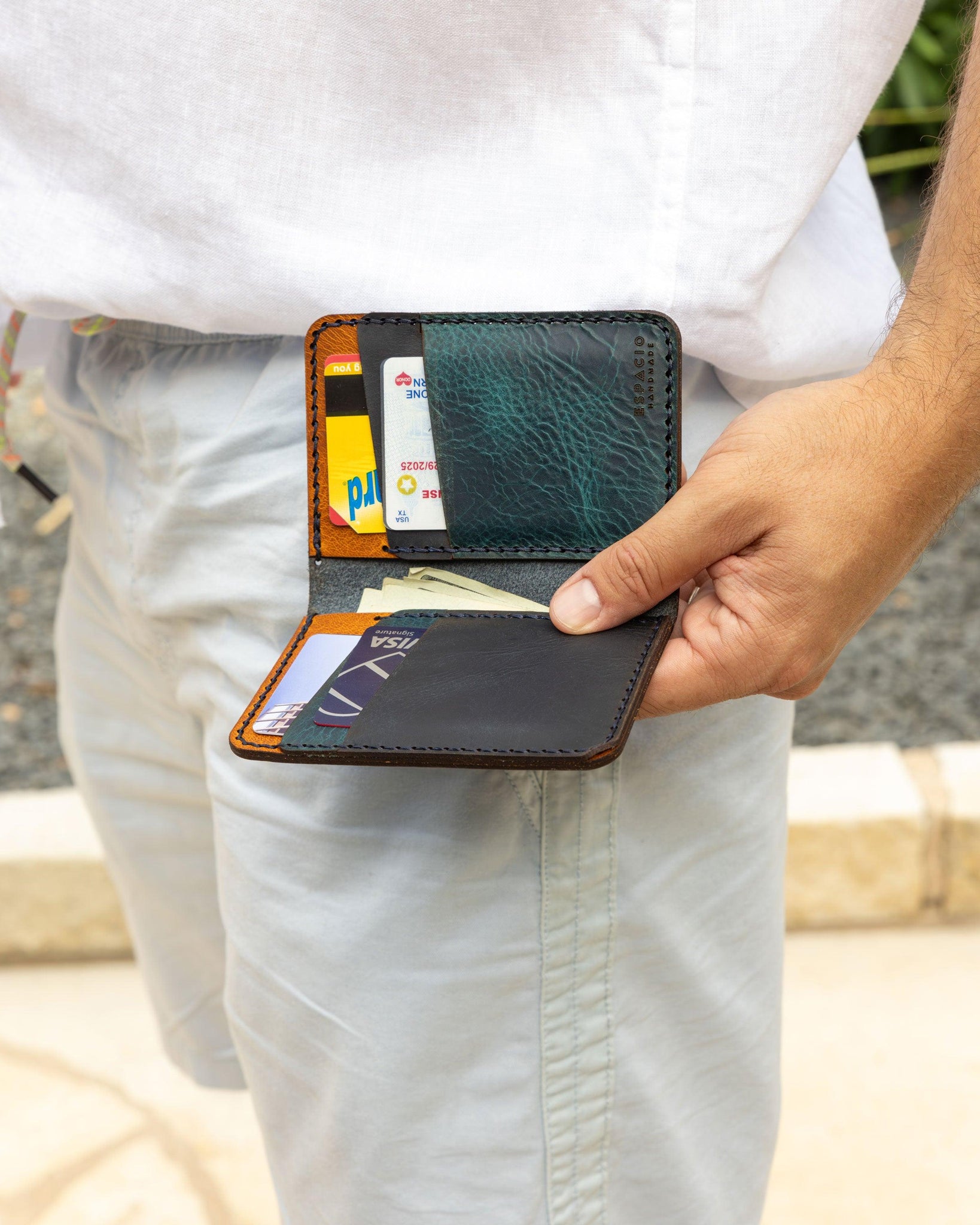 Vaquera Vertical Wallet