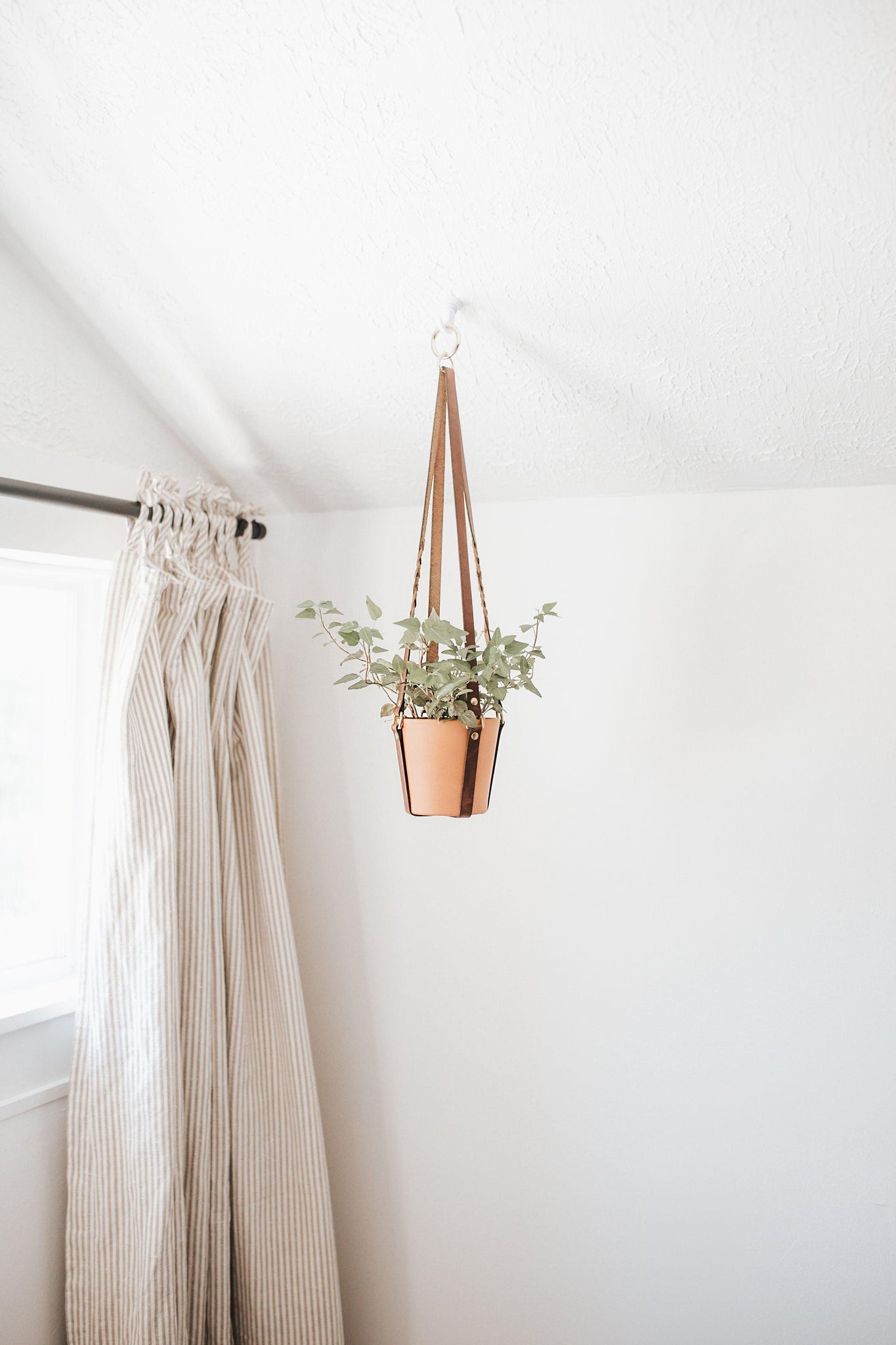 Braided Leather Hanging Planter - Espacio Handmade